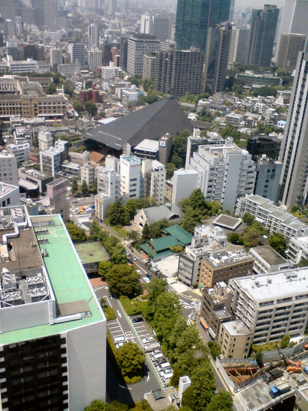東京タワーから見た聖アルバン教会