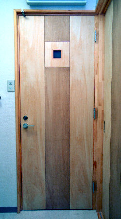 door03.jpg