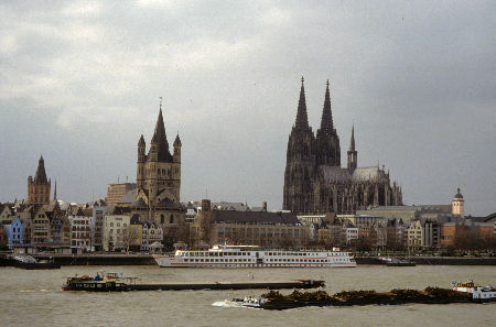 ライン川とケルン大聖堂